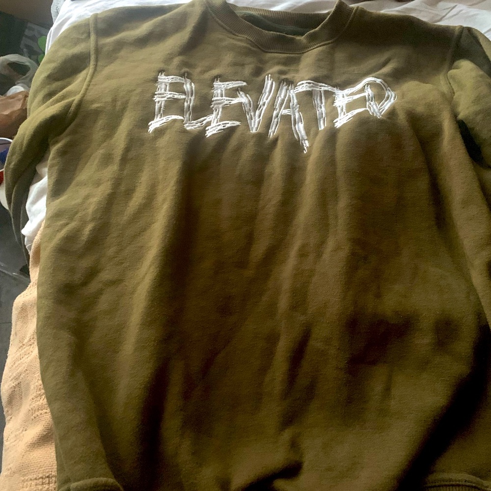 Elevated Sweatshirt 
Size Large